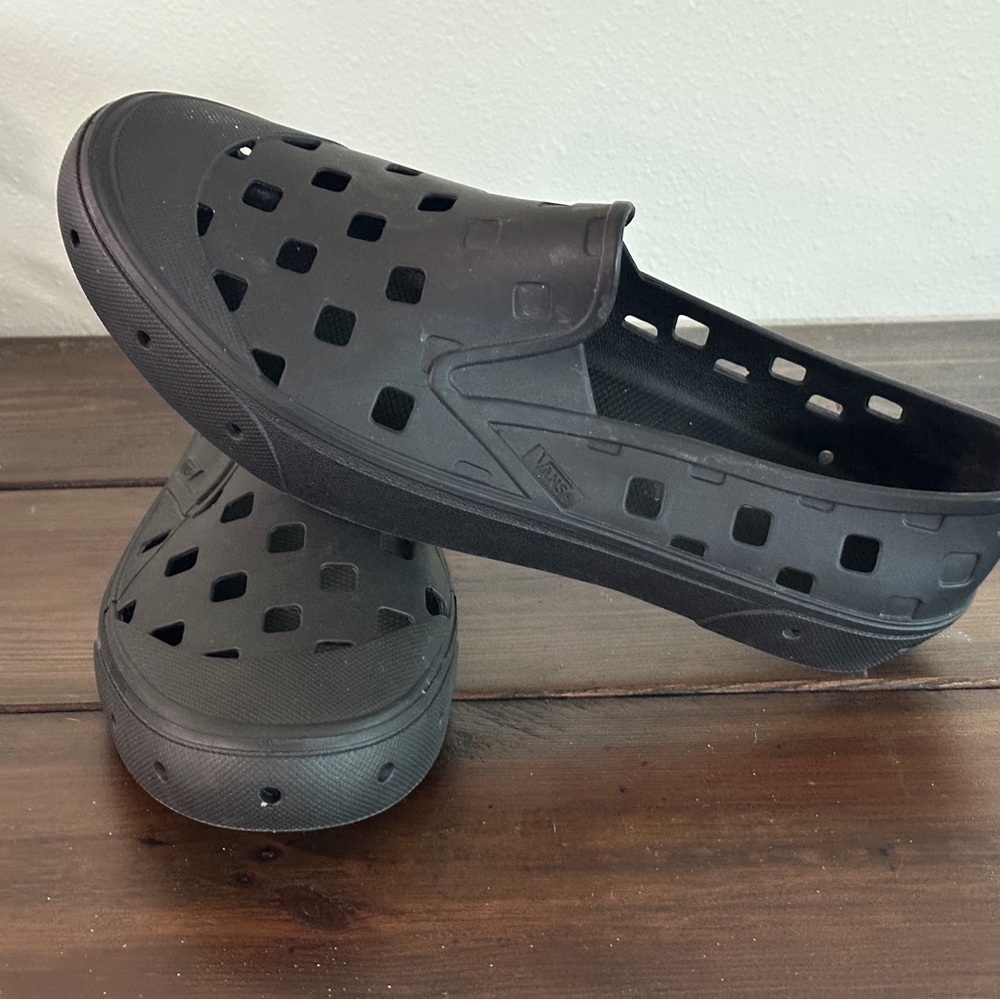 Vans Trek Men's Black Slip-On Shoes